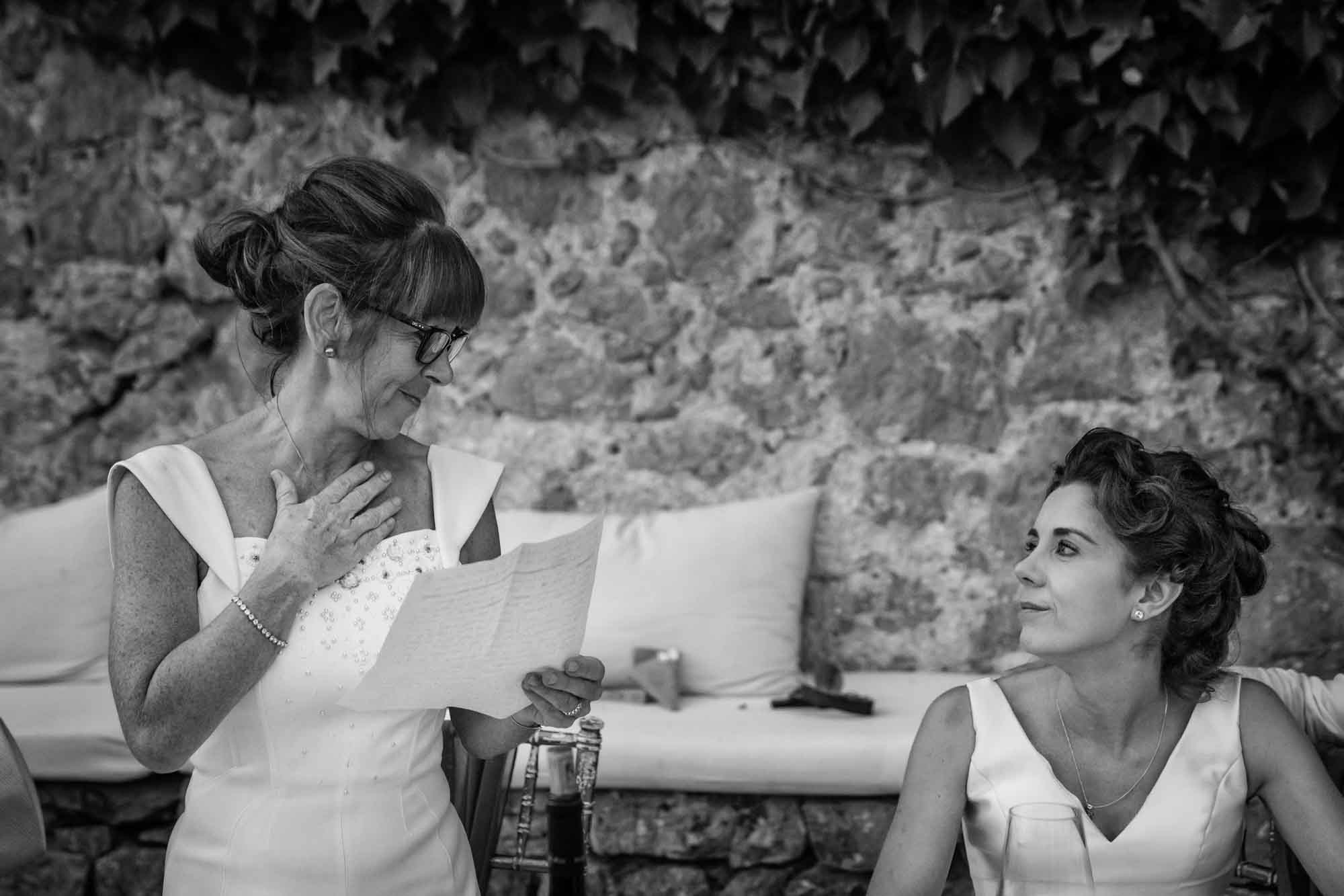 Love between bride and mum at Mallorca wedding
