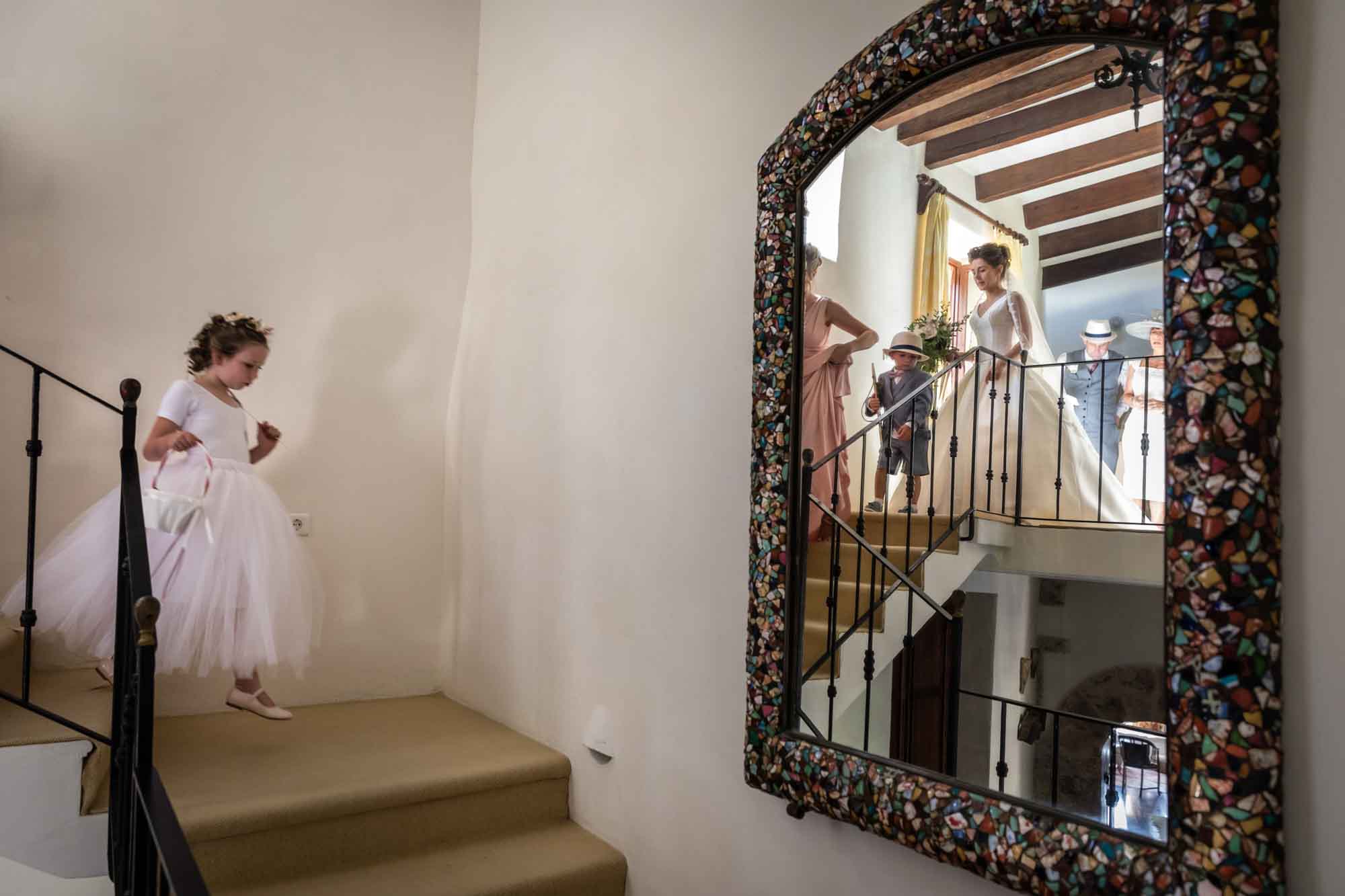 The bridal party walk to the start of their Mallorca finca wedding